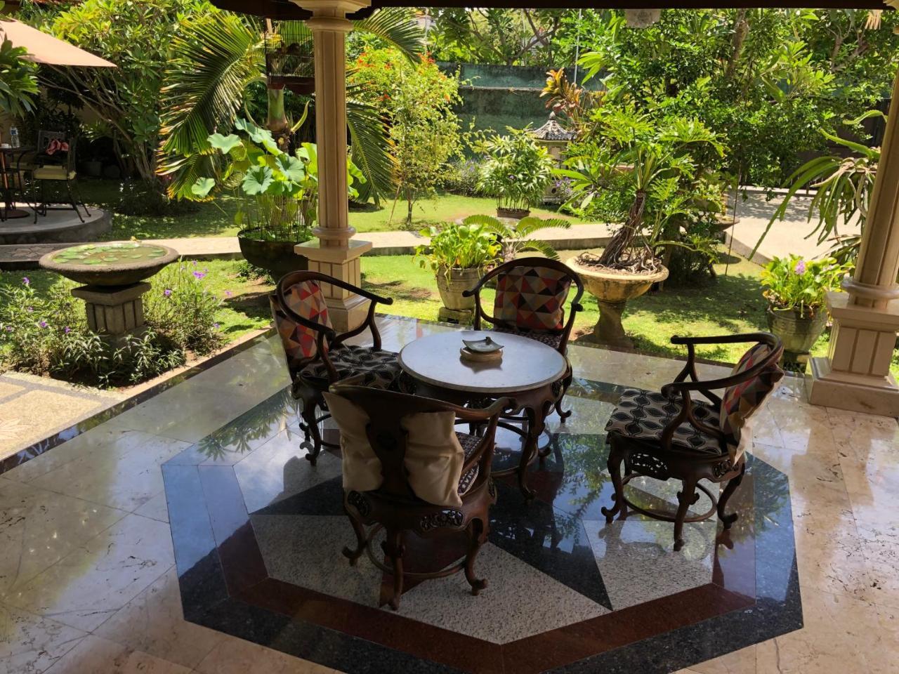 Hotel D'Kubu Legian Exterior foto